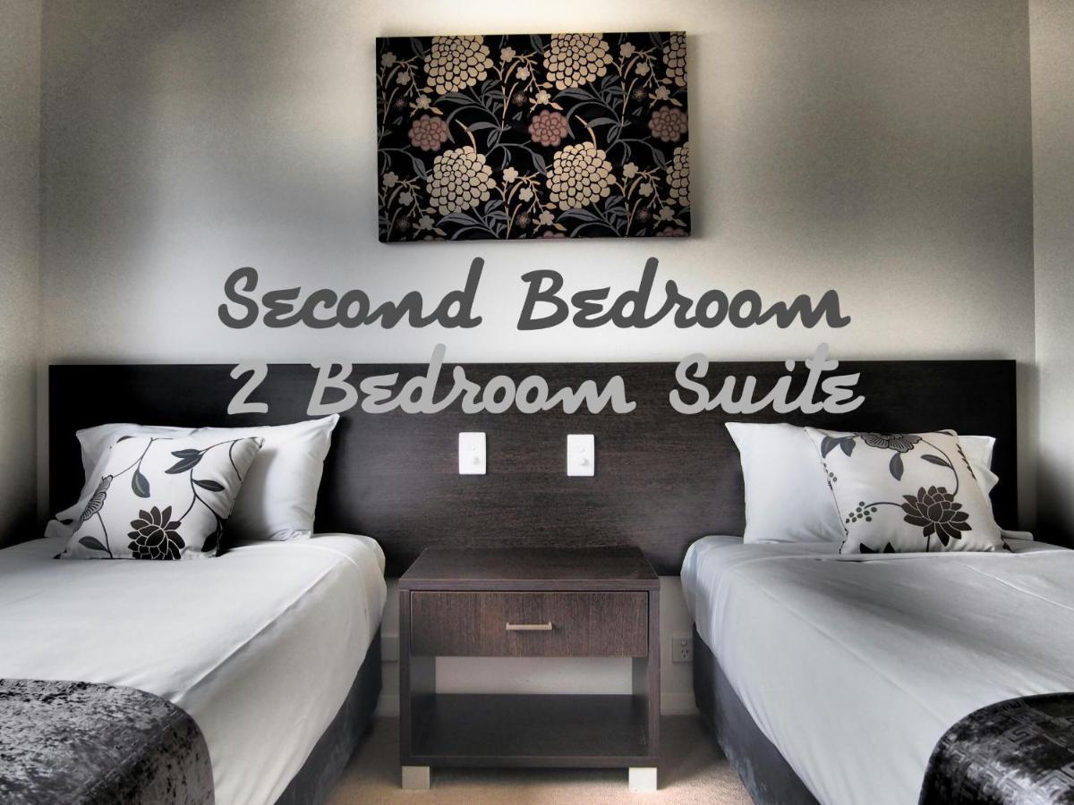 Injune Motor Inn Room photo